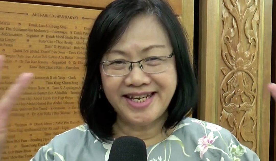 How would Maria Chin Abdullah engage the youth to encourage nation building?